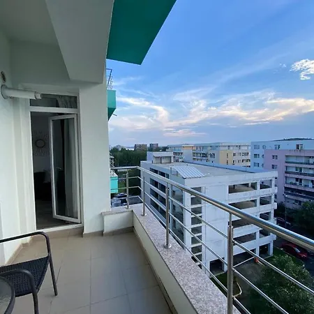 Luna Rossa Sumerland Mamaia