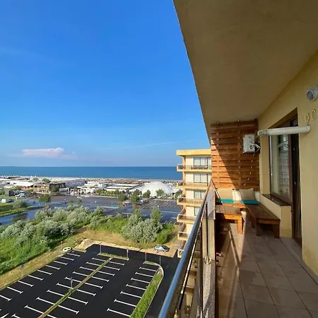 Luna Rossa Sumerland Mamaia