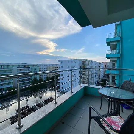 Luna Rossa Sumerland Mamaia