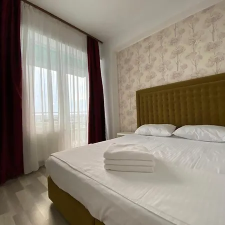 Luna Rossa Sumerland Mamaia