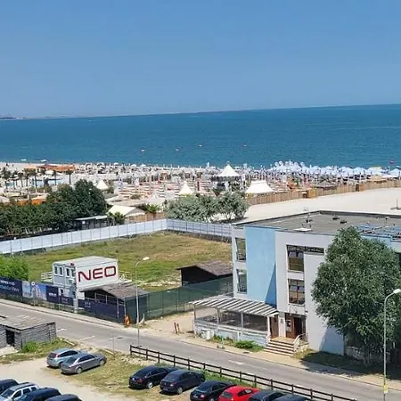 Luna Rossa Sumerland Mamaia
