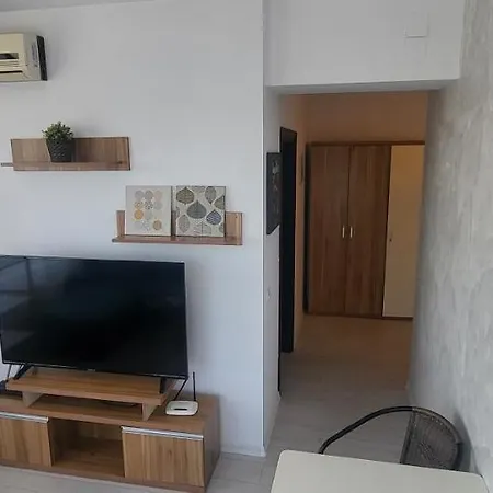 Luna Rossa Sumerland Apartment