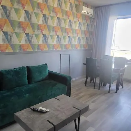Luna Rossa Sumerland Apartment Mamaia